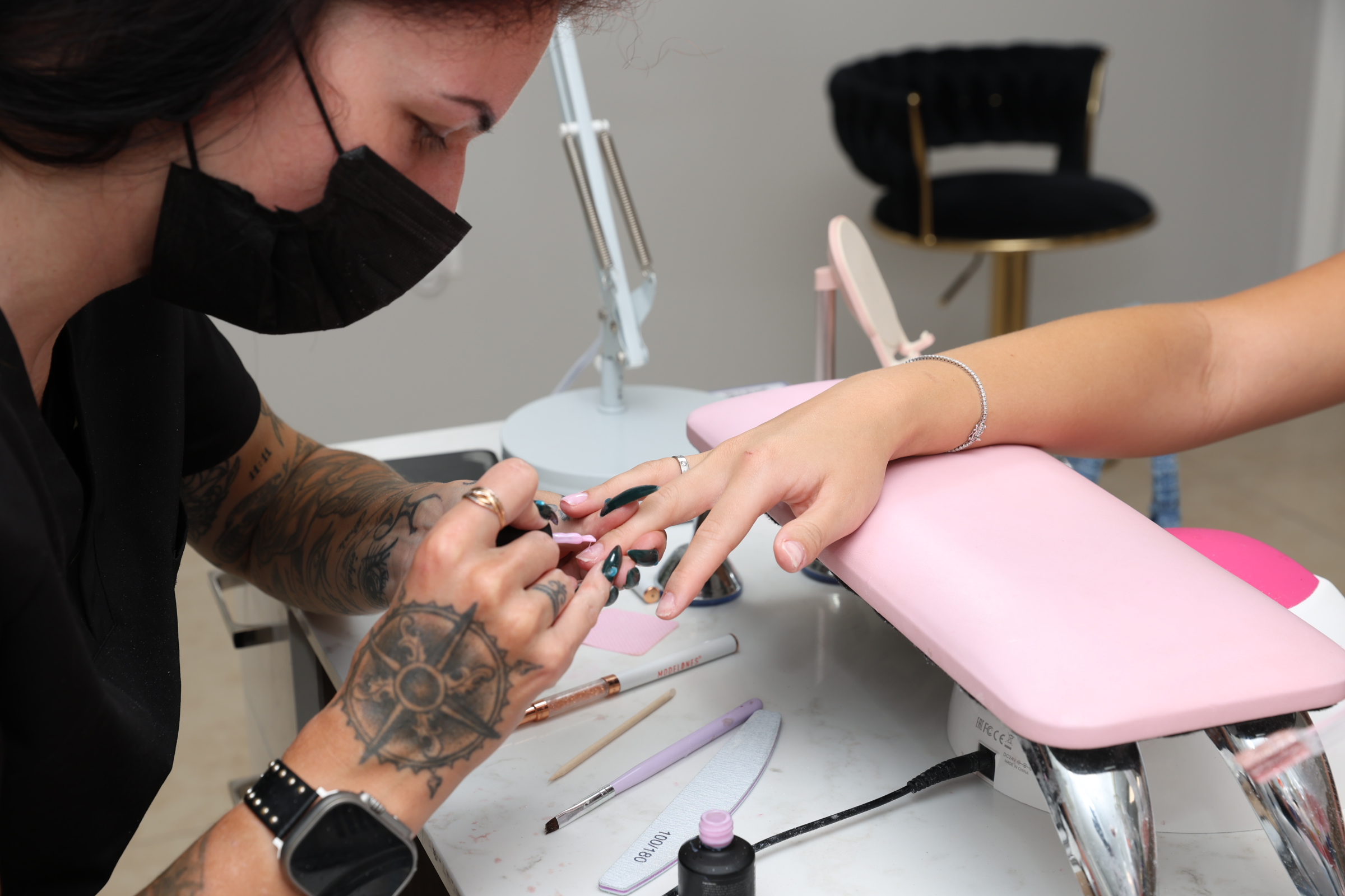 LIB-NAILS – Manicure (Close-up) [L7ONQ]