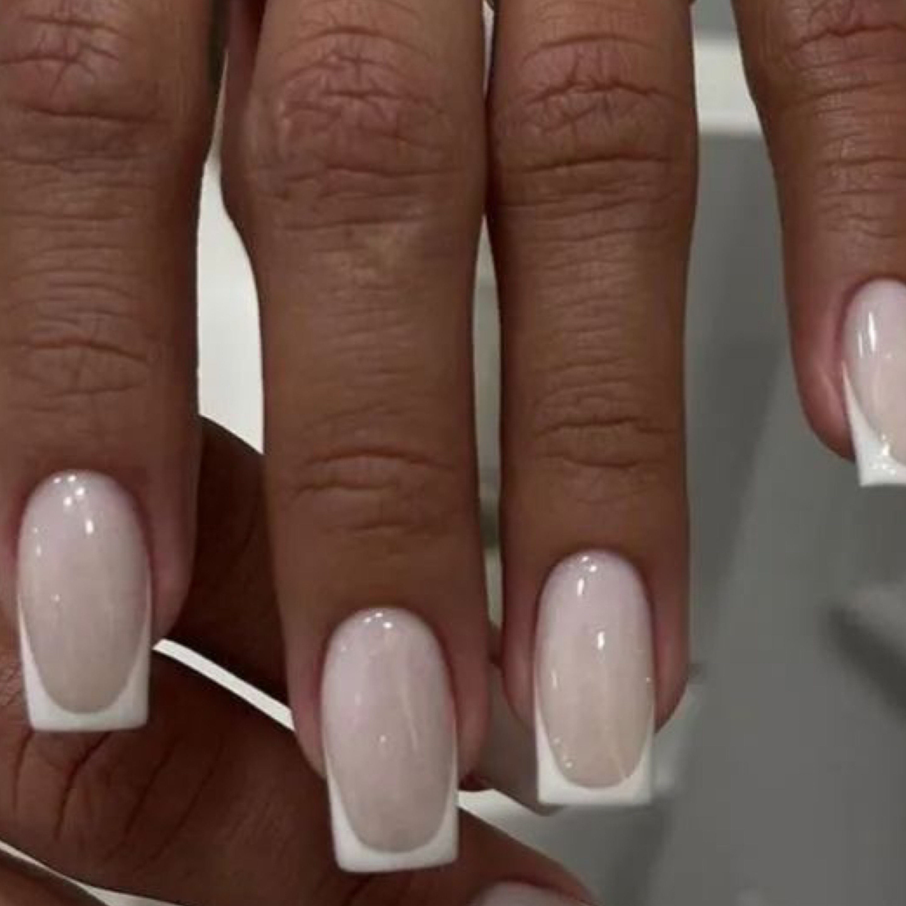 LIB-NAILS - French manicure (Close-up) [MNPXN]